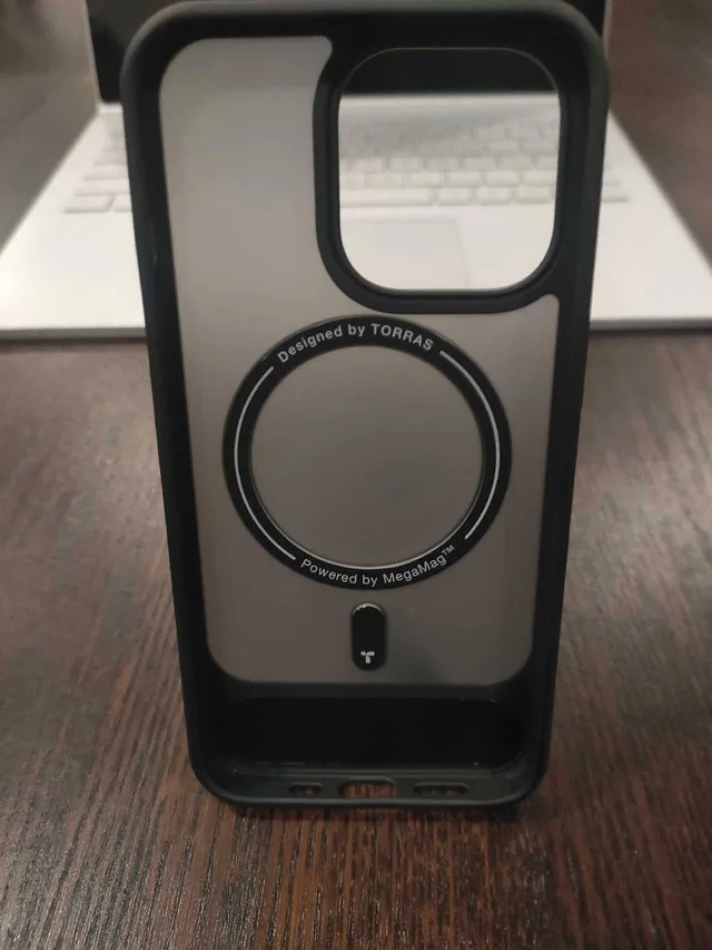 Torras stand case for iPhone 13 pro image indicator(3)