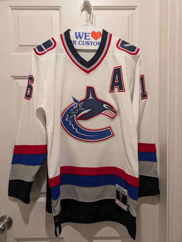Trevor Linden Canucks Jersey BRAND NEW - Size Tall Medium - photo 2