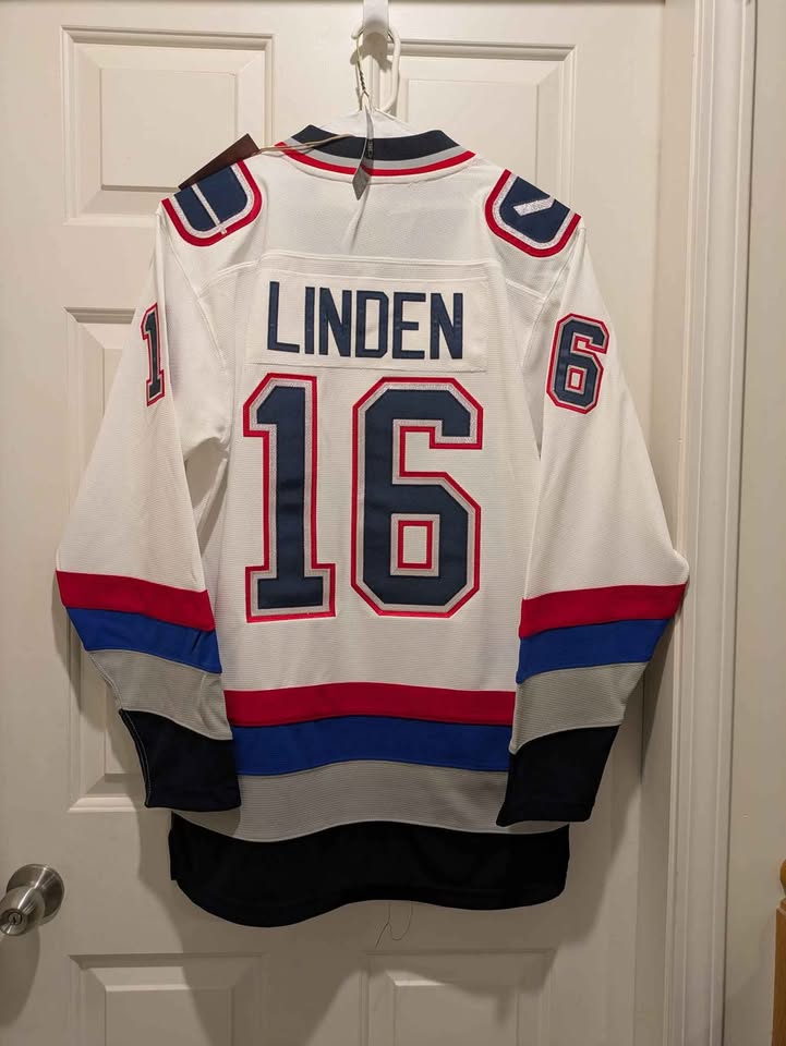 Trevor Linden Canucks Jersey BRAND NEW - Size Tall Medium - photo 3