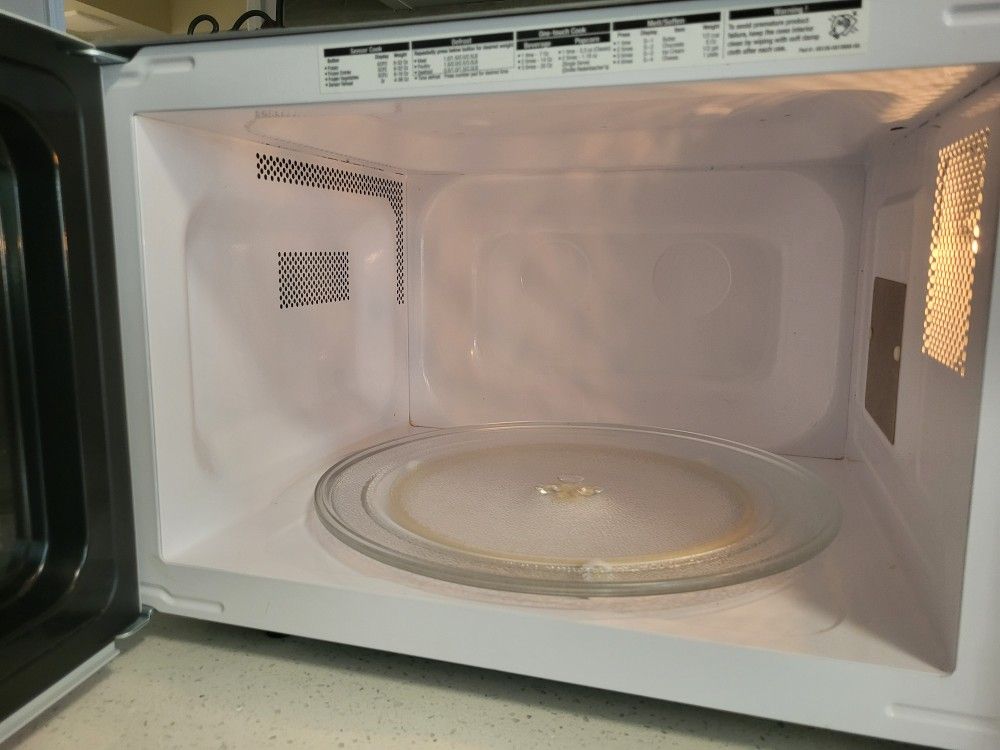 Sharp 1.4cu Countertop Microwave Model SMC1442CS - photo 3
