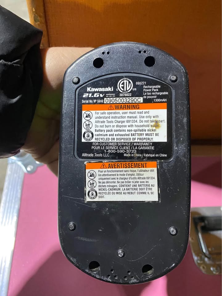 Kawasaki 21.6V cordless drill - photo 4