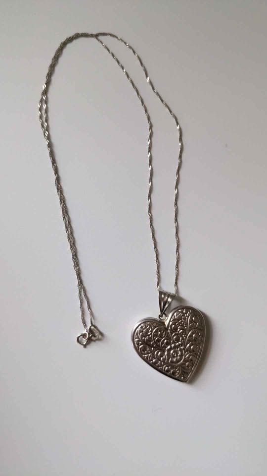 10K White Gold Filigree Heart Pendant Necklace - photo 4