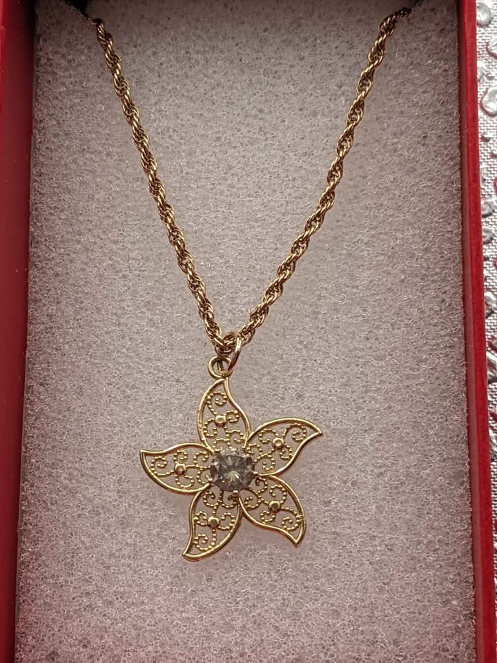 14k Gold Diamond Star Pendant Necklace NWOT 4.89g - photo 2