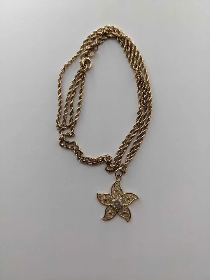 14k Gold Diamond Star Pendant Necklace NWOT 4.89g image indicator(6)