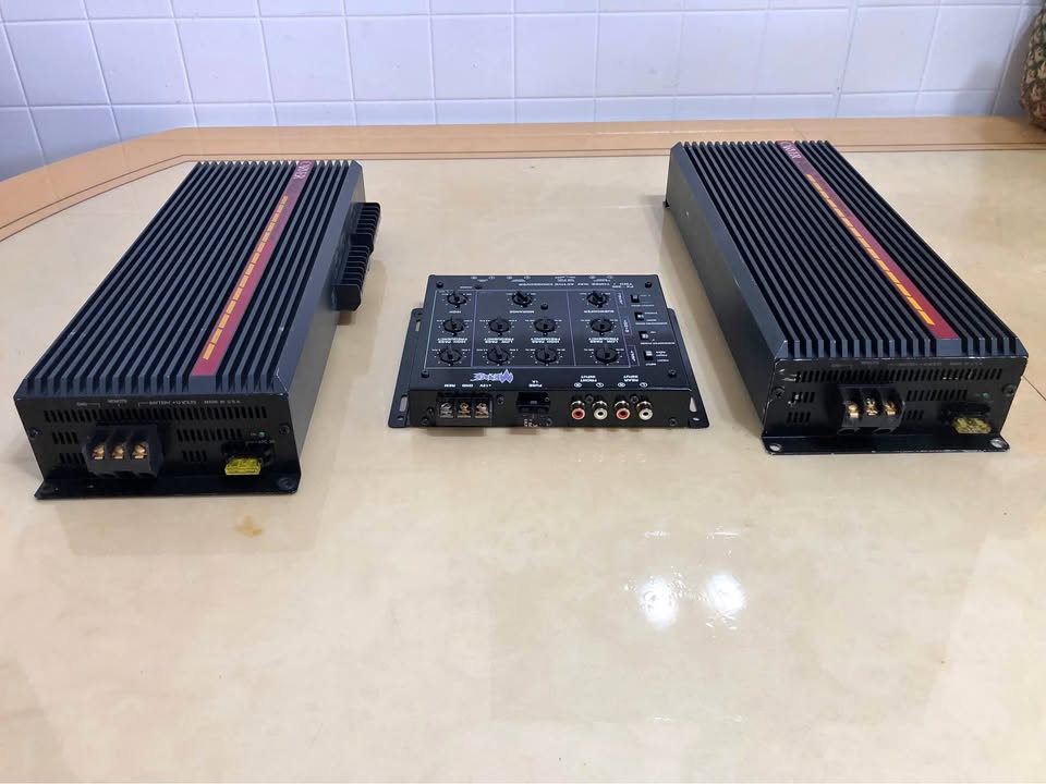 CARVER Amp / Crossover