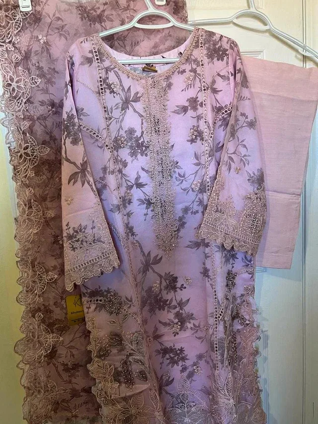 beautiful 3 pcs suit image indicator(3)