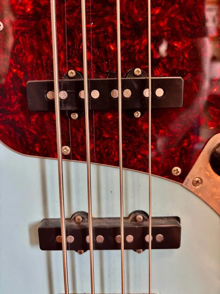 Squier by Fender Classic Vibe '60s Jazz Bass image indicator(3)