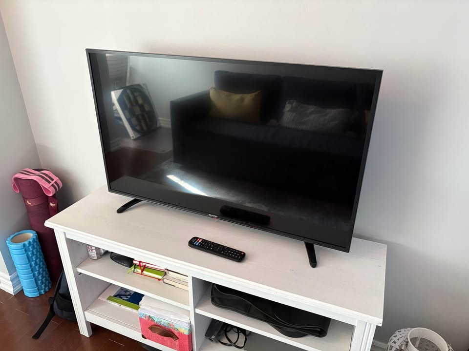 Sharp 43” 4K LED Smart TV - photo 3