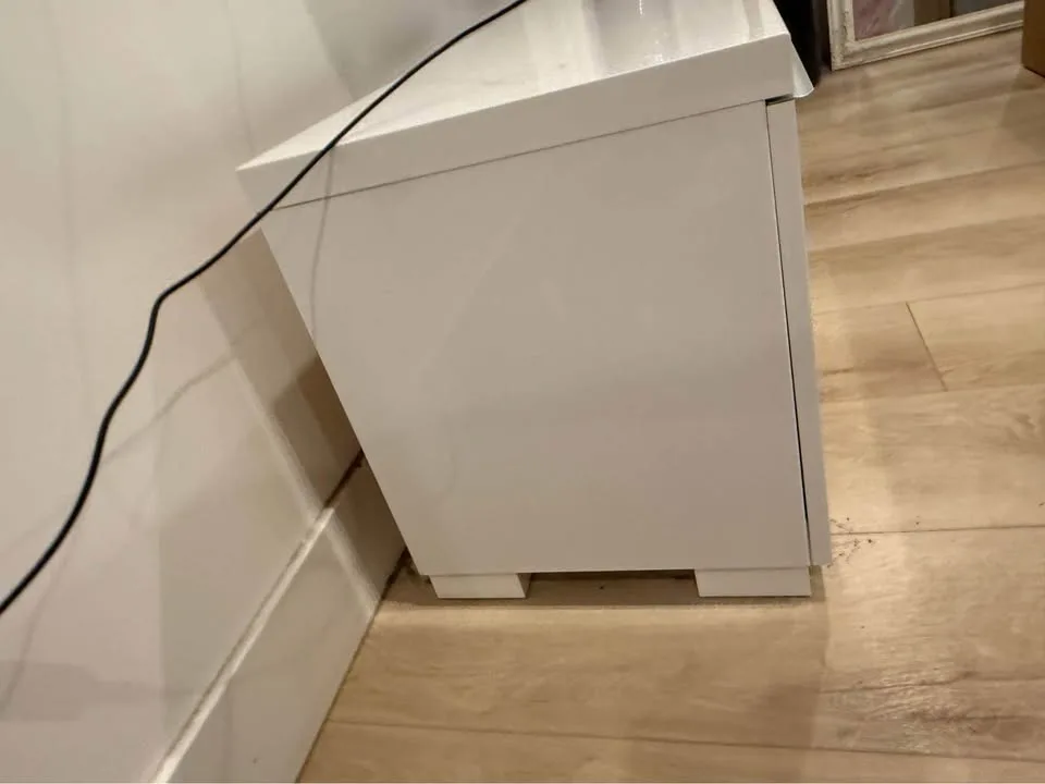 IKEA BESTÅ BURS TV Bench image indicator(4)