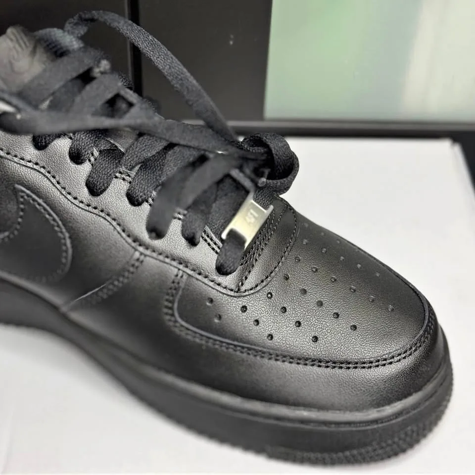 🖤 Nike Air Force 1 ’07 – All Black (Size 10.5W / 9M) Brand New thumbnail
