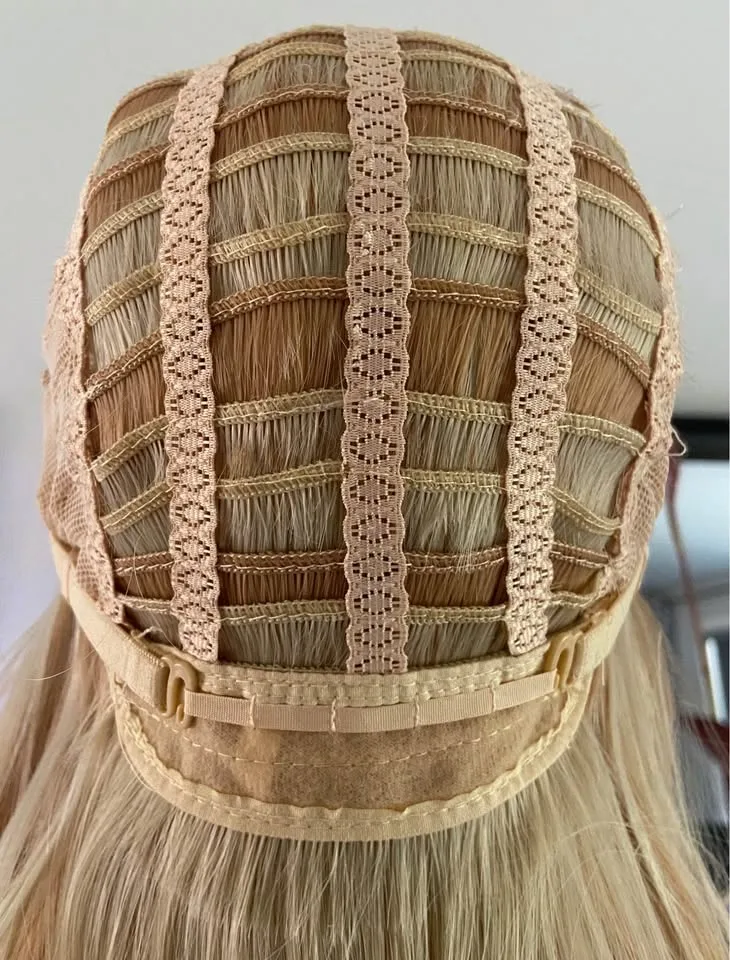 20” Layered Blonde Wig image indicator(10)