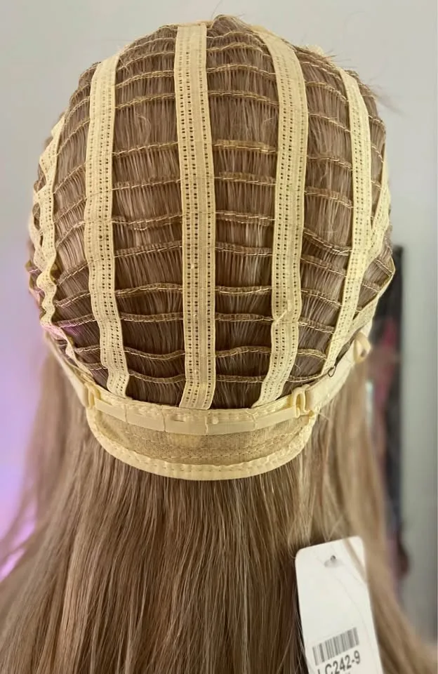 NEW 22" Layered Blonde Barbie/Britney Wig image indicator(10)
