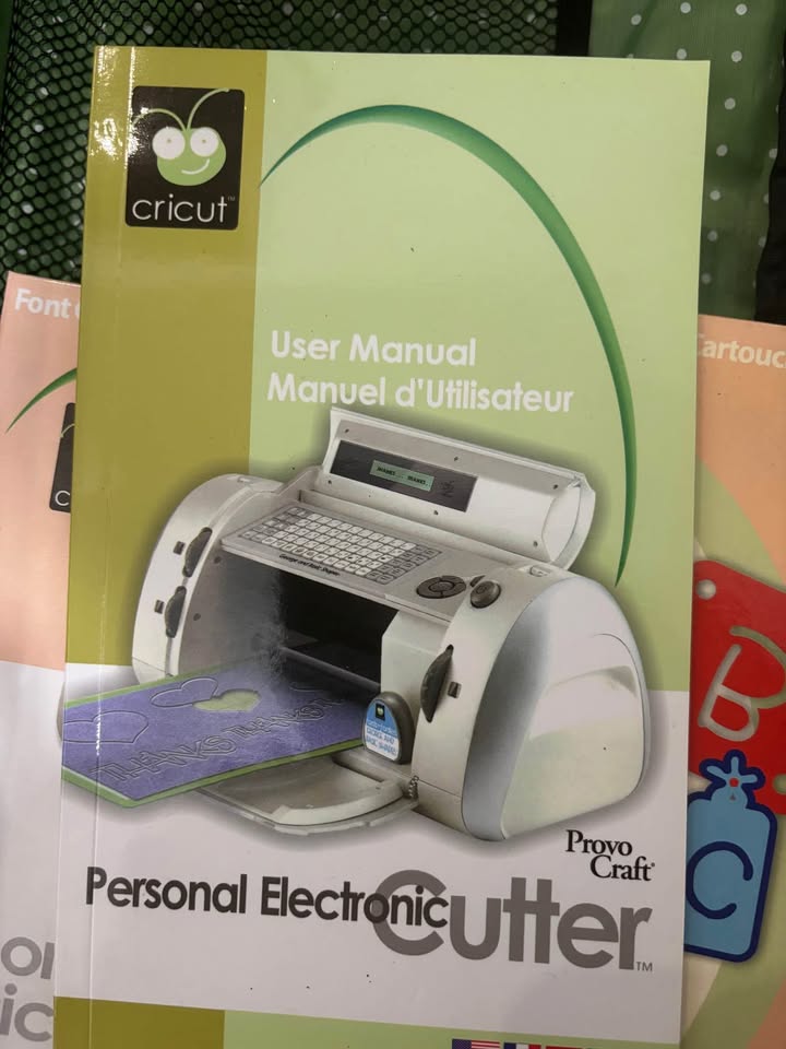 Cricut Crv001 Personal Cutter + Accessories - photo 2
