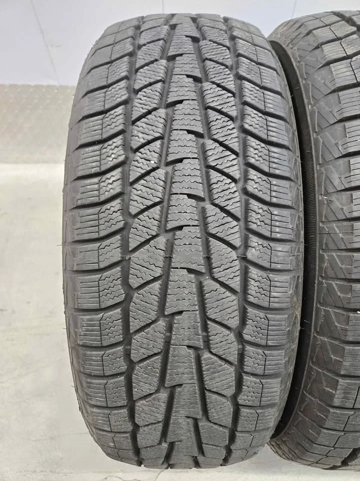Winter Tire Set- 225/60R17 image indicator(3)