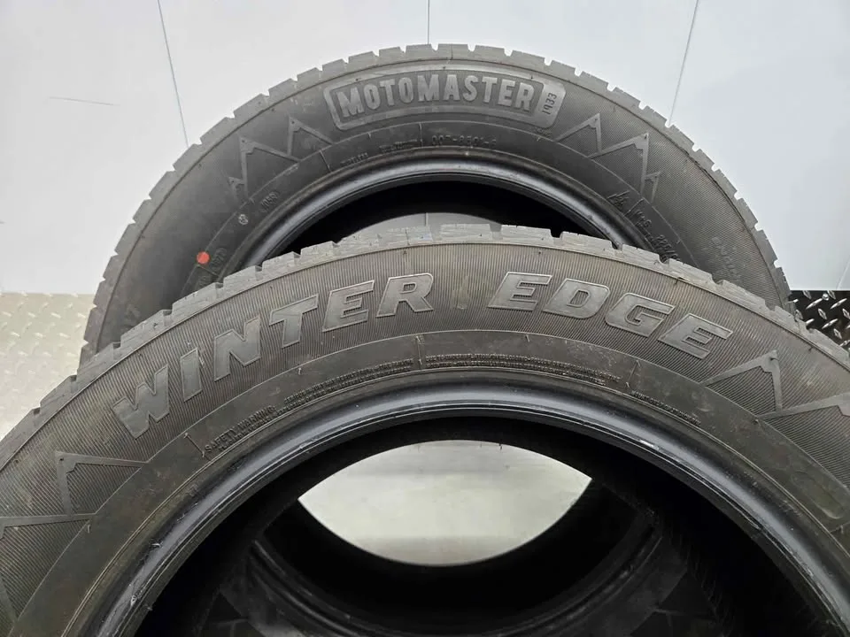 Winter Tire Set- 225/60R17 image indicator(10)