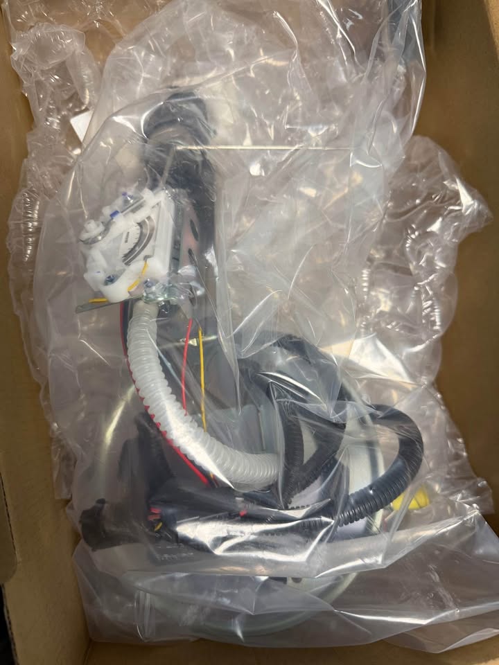 Fuel Pump Assembly Ford Crown Victoria 2010 Mercury - photo 3