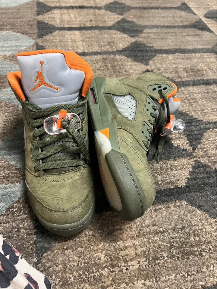 Youth size 6.5 Air Jordan 5 Jetro (GS) Olive - photo 5