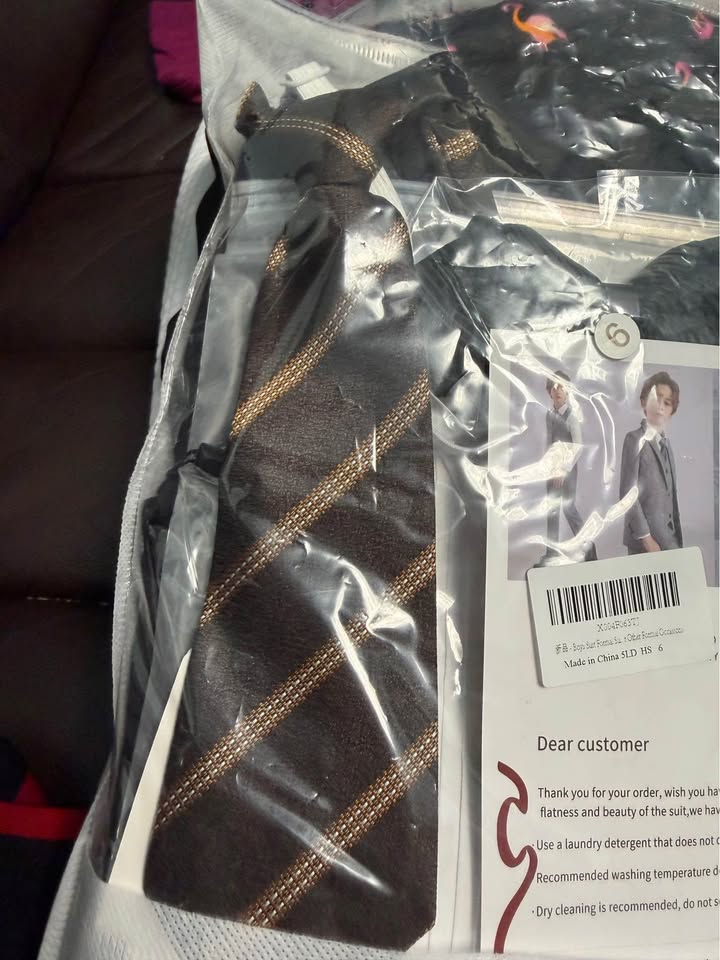 Boys suits 6 pieces formal wear tuxedo size 6 - photo 4