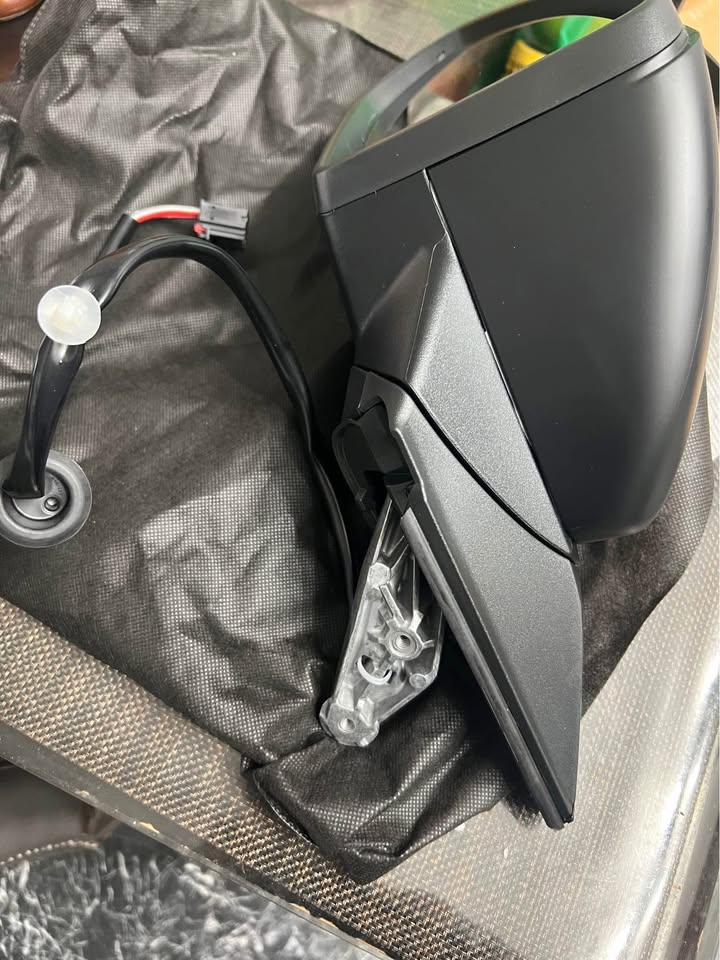 VW Golf Driver Side Mirror 2015-2021 - photo 2