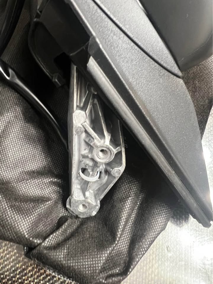 VW Golf Driver Side Mirror 2015-2021 - photo 4