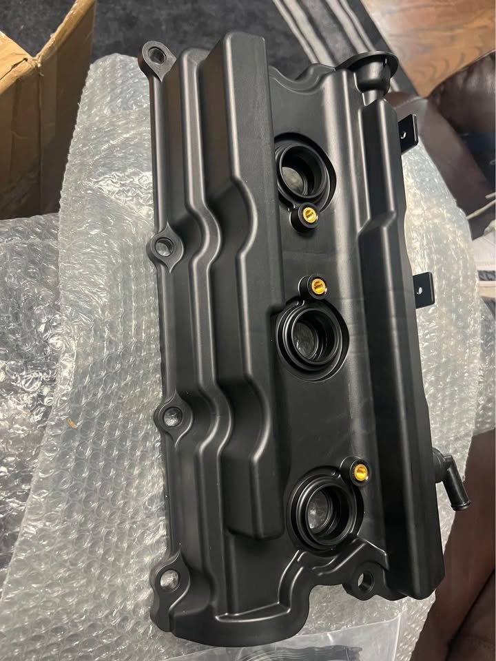 Engine valve cover 4.0L Frontier 2005-2019 Pathfinder 05-12 - photo 2