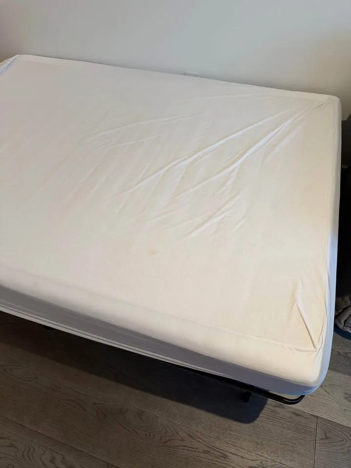 🛏️ IKEA Queen Mattress + Amazon Foldable Bed Frame image indicator(3)