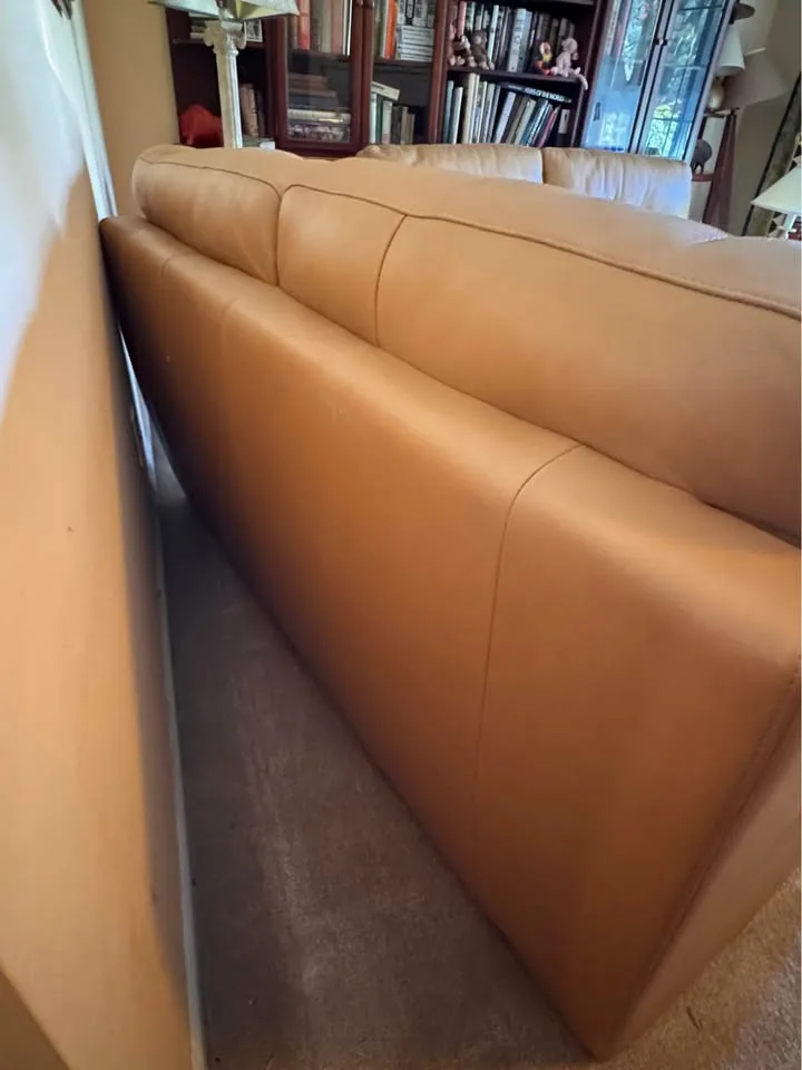 Love seat Leather image indicator(6)