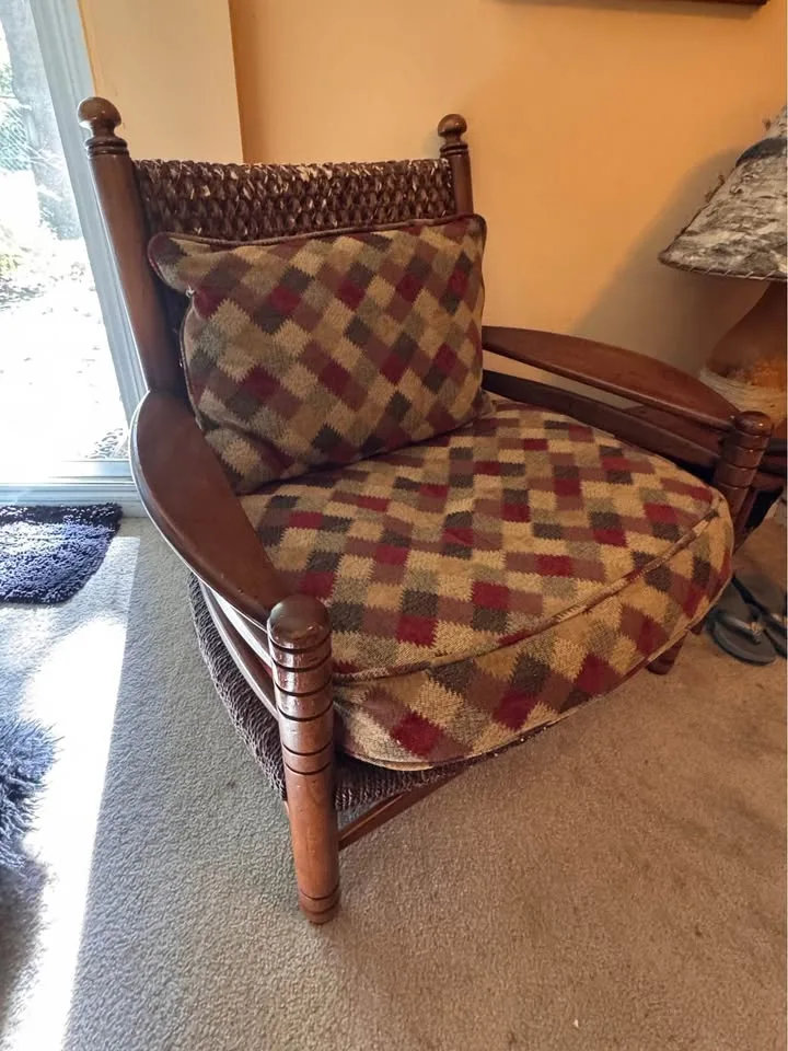 Solid wood Club Chairs image indicator(7)