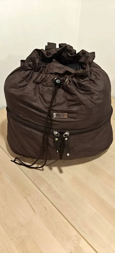 Roots Nylon Drawstring Bag – Like New