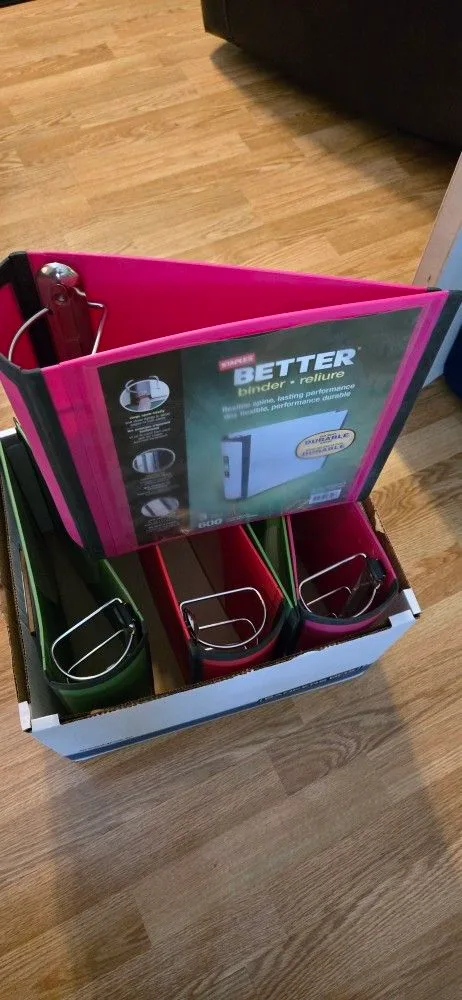 Staples 3-inch School Binders thumbnail