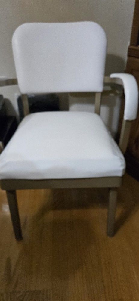 Cushioned Chair