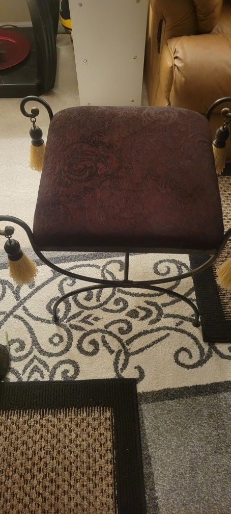Clock, Chair and Base All Three For $65 - photo 3