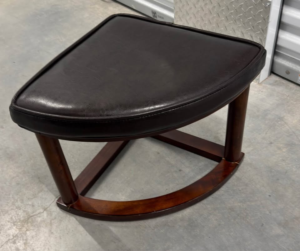 Round Glass Coffee Table with 2 Nesting Stools - photo 5