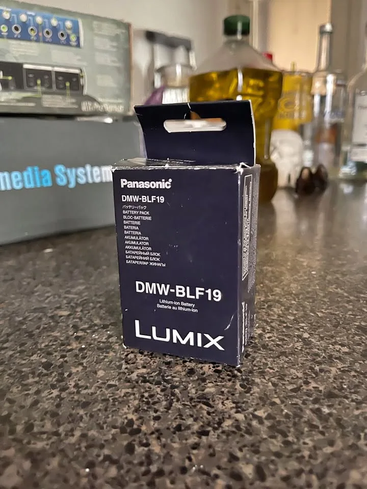 Panasonic Lumix DMW-BLF19 battery thumbnail