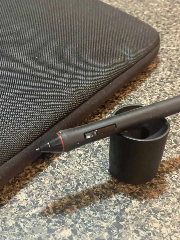 Wacom Intuos Pro Design / Draw Tablet image indicator(6)