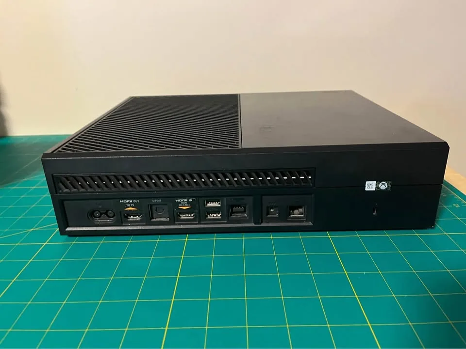 Xbox One Bundle (Model 1540) - No Power (As-Is) image indicator(2)