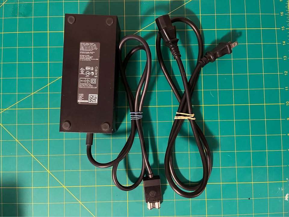 Xbox One Bundle (Model 1540) - No Power (As-Is) - photo 3