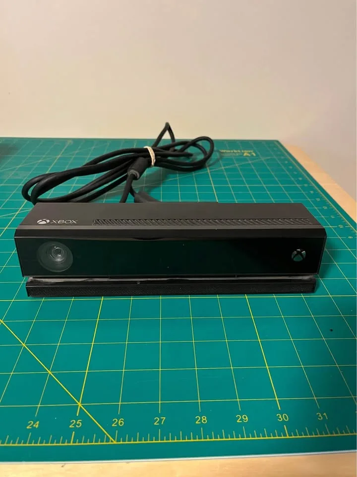 Xbox One Bundle (Model 1540) - No Power (As-Is) image indicator(7)