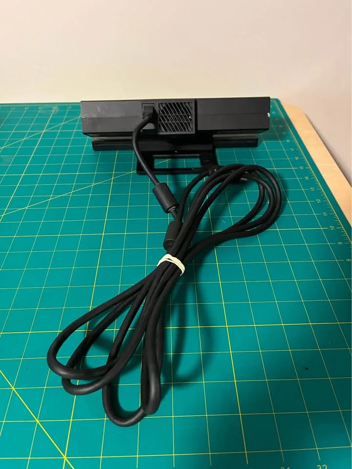 Xbox One Bundle (Model 1540) - No Power (As-Is) image indicator(8)