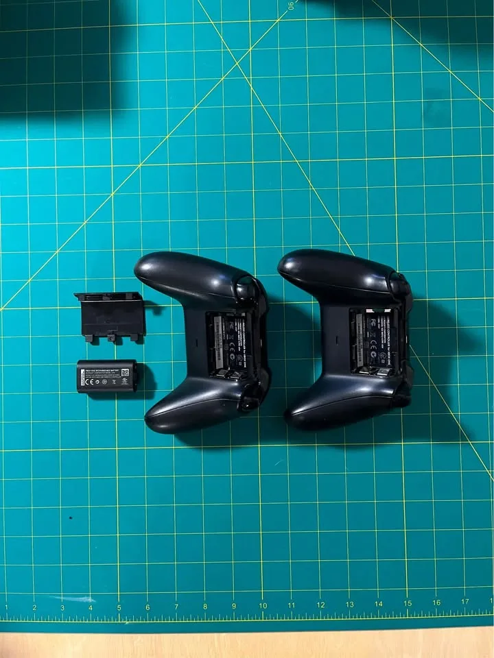 Xbox One Bundle (Model 1540) - No Power (As-Is) image indicator(10)