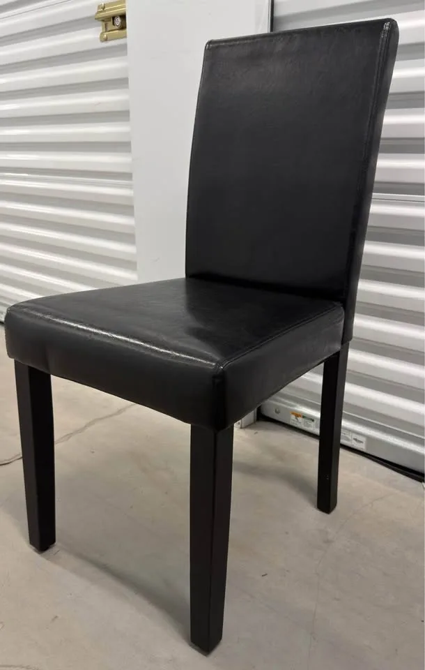 Cherry Round Dining Table with 4 Black Leather Chairs image indicator(6)