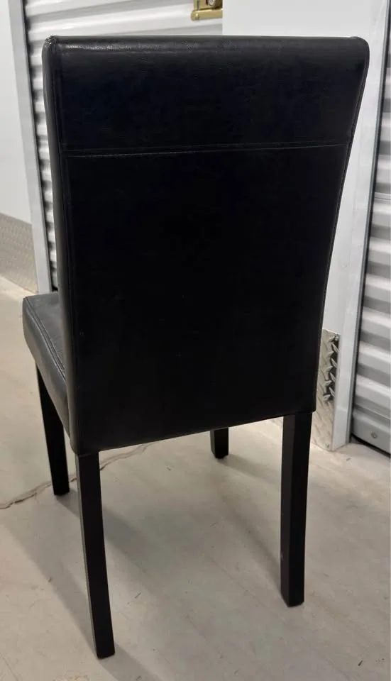 Cherry Round Dining Table with 4 Black Leather Chairs image indicator(7)