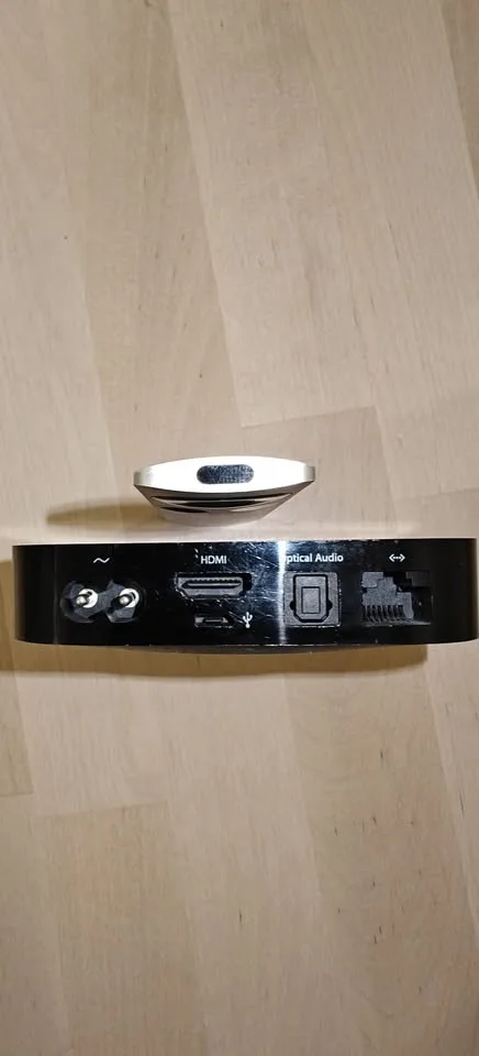 Apple TV Streamer – Good Condition with Remote (2nd Generation) image indicator(4)
