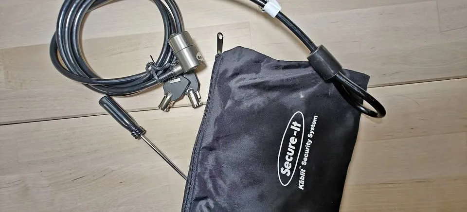 Secure-it Kablit Security System – New with Carrying Bag