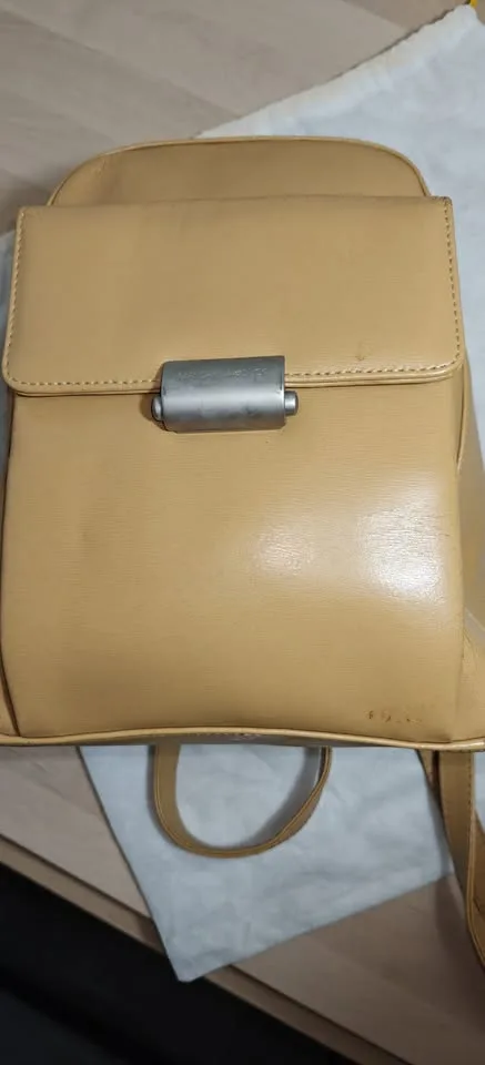 Mandarina Duck Leather Backpack – Good Condition image indicator(3)