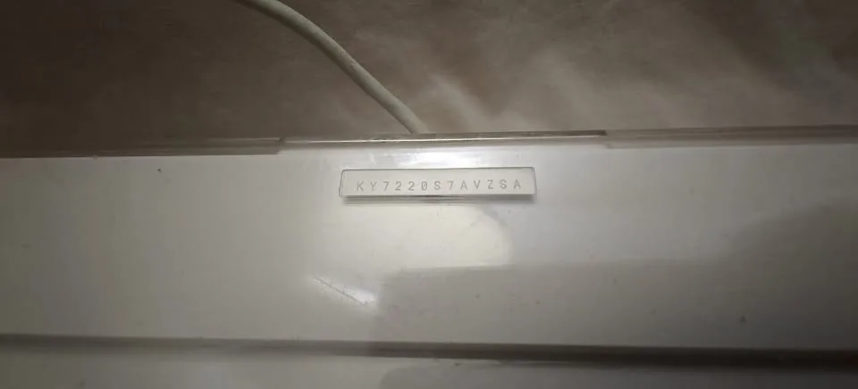 Apple A1048 Wired Keyboard – Full Size with Numeric Keypad image indicator(4)