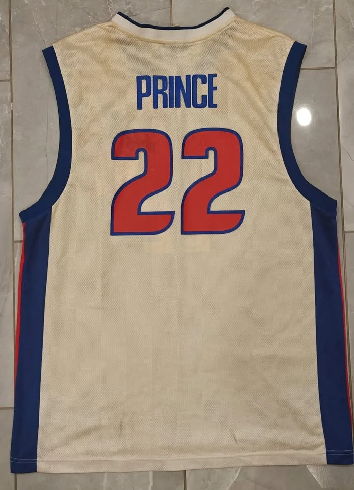 Signed Tayshaun Prince Jersey – Faint Signature – Aged Condition image indicator(2)