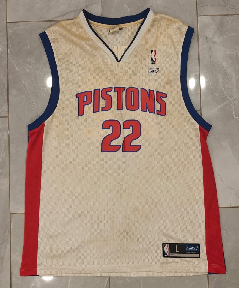 Signed Tayshaun Prince Jersey – Faint Signature – Aged Condition - photo 3