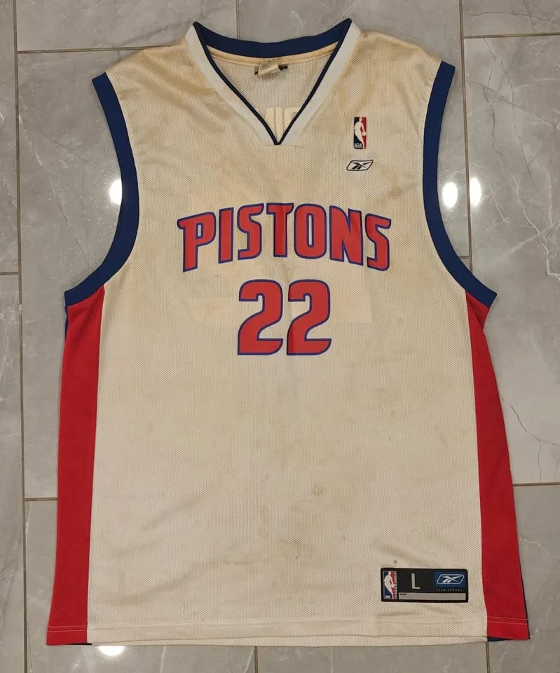 Signed Tayshaun Prince Jersey – Faint Signature – Aged Condition image indicator(3)