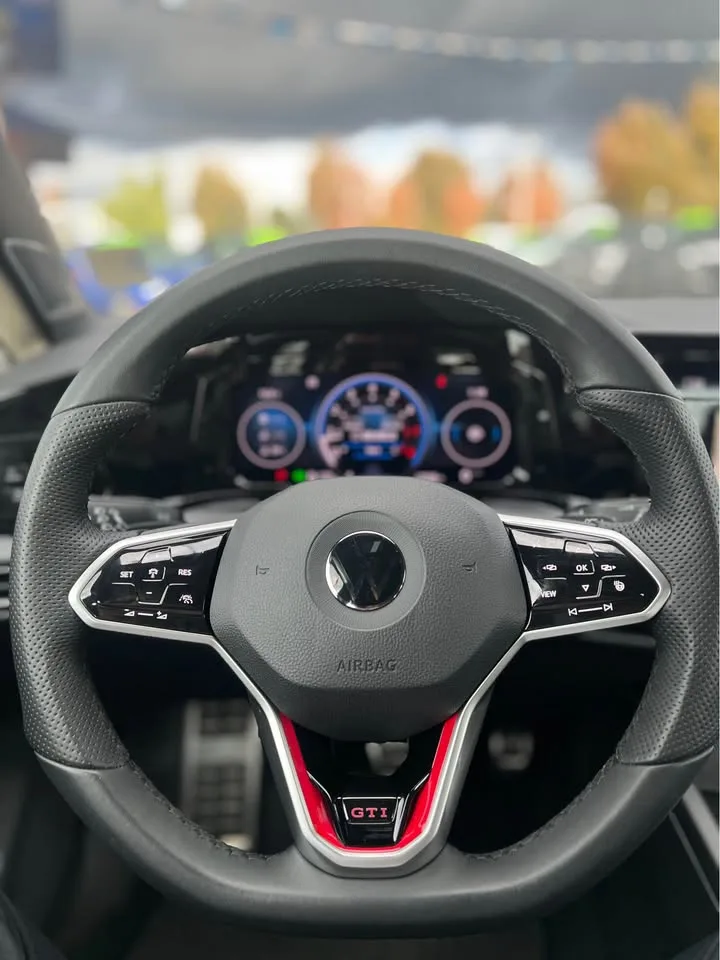 2022 Volkswagen Golf GTI Performance image indicator(8)